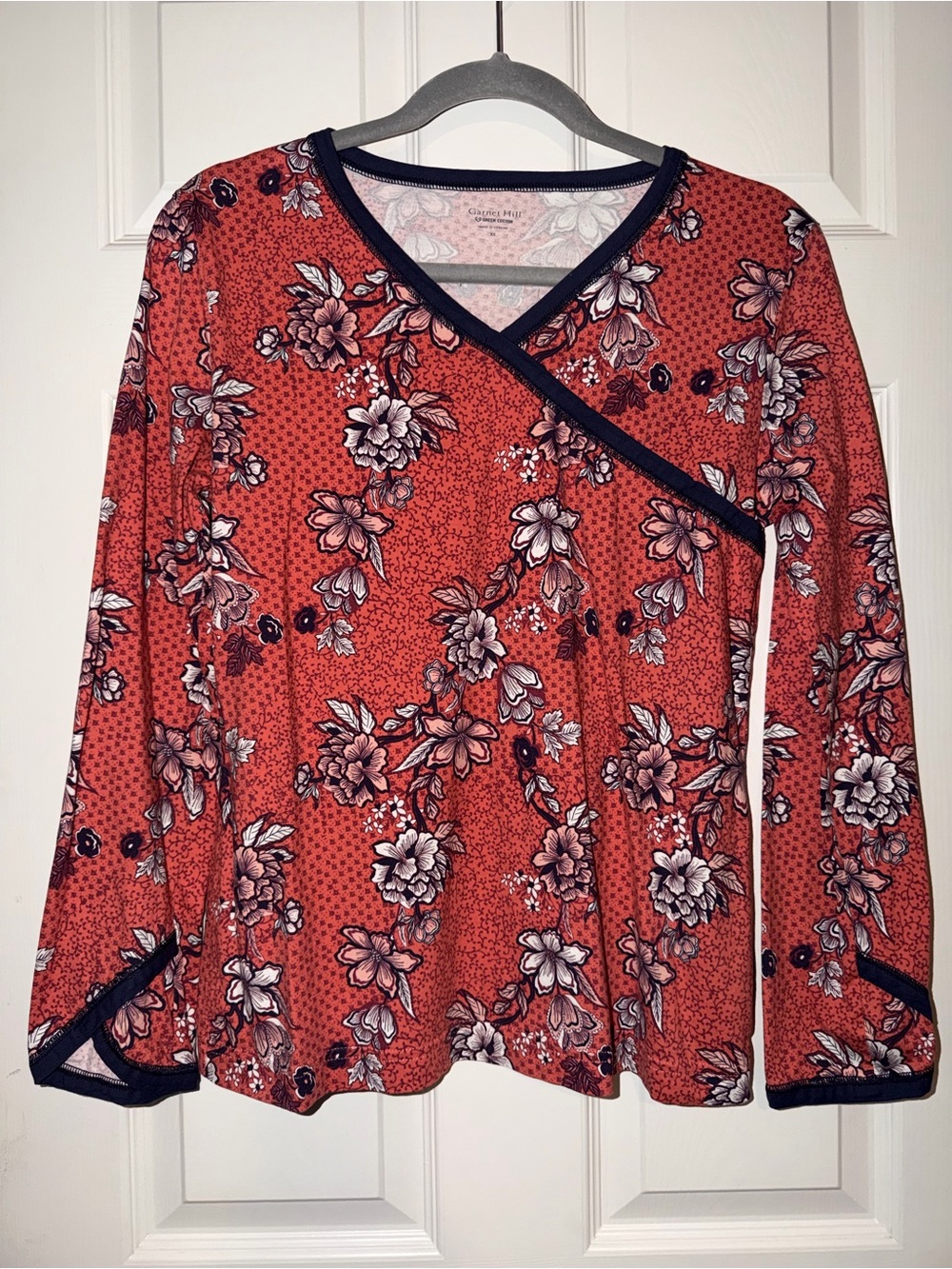 Garnet Hill Asian Wrap Rust Floral Pajama Top with Navy Trim